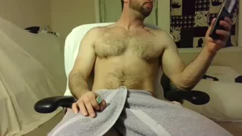 Snapshot of jwolf86 chatting on 01.01.25 Wolf online show from 01.01.25