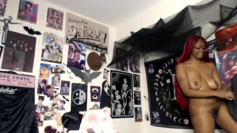Aki Kim online show from 06.12.26