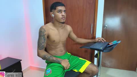 Snapshot of k_florez chatting on 02.22.26 k_florez online show from 02.22.26