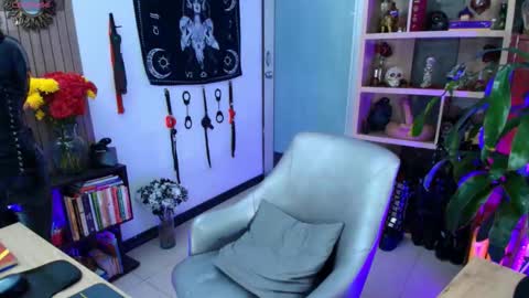 Snapshot of kaariyn_ chatting on 10.12.25 Carym  online show from 10.12.25