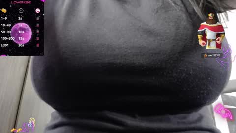 Snapshot of kaarlaa_ chatting on 02.26.25 Karla online show from 02.26.25