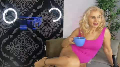 Snapshot of kaceykayx chatting on 12.16.25 kaceykayx online show from 12.16.25