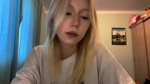 Mia 1st day here online show from 05.30.26
