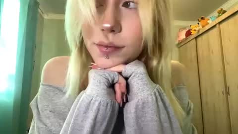 Mia 1st day here online show from 06.27.26