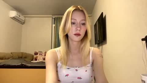 Mia 1st day here online show from 07.24.26