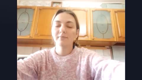 Snapshot of kacilangowski chatting on 10.05.25 Nika online show from 10.05.25