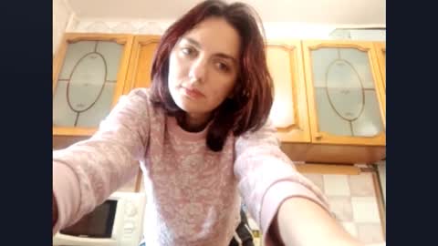 Snapshot of kacilangowski chatting on 10.17.25 Nika online show from 10.17.25