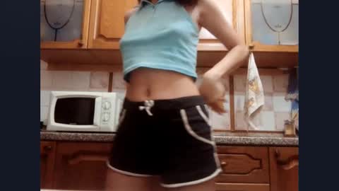 Snapshot of kacilangowski chatting on 10.23.25 Nika online show from 10.23.25