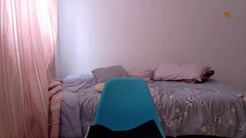 Snapshot of kad_kad chatting on 10.02.25 Kanela online show from 10.02.25