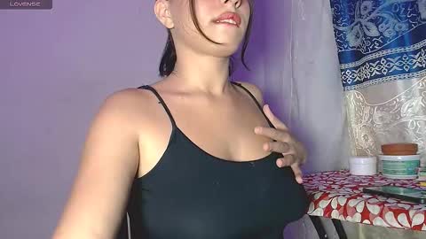 Snapshot of kade_01 chatting on 10.02.25 Kade Anne online show from 10.02.25