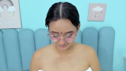 Snapshot of kae_styles chatting on 01.05.25 Kyelie online show from 01.05.25