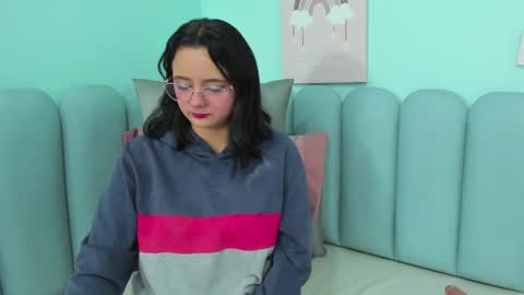 Snapshot of kae_styles chatting on 03.12.25 Kyelie online show from 03.12.25