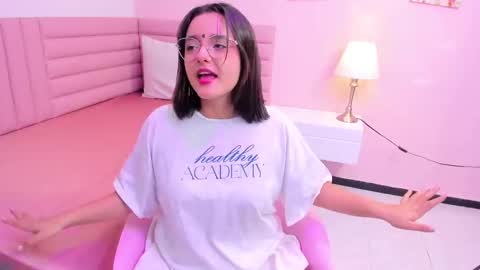 Snapshot of kae_styles chatting on 09.24.25 Kyelie online show from 09.24.25