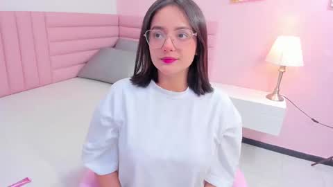 Snapshot of kae_styles chatting on 10.15.25 Kyelie online show from 10.15.25