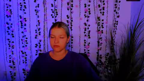 Snapshot of kaela_spell_ chatting on 09.18.25 kaela_spell_ online show from 09.18.25