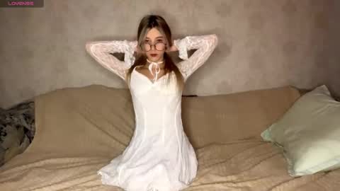 Snapshot of kaeliascorch chatting on 09.14.25 Hi my name is Senia online show from 09.14.25