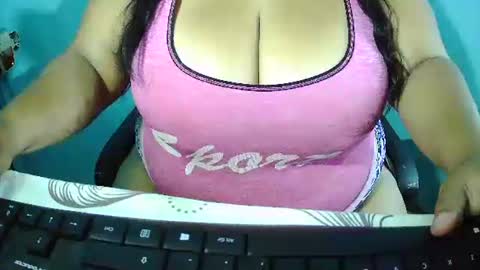 Snapshot of kaeluna chatting on 05.21.26 Kae luna online show from 05.21.26