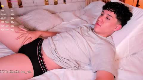 Snapshot of kai_zarek chatting on 10.25.25 Kai online show from 10.25.25