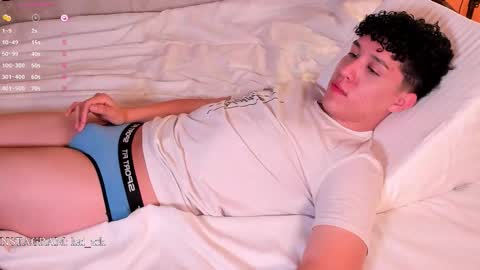 Snapshot of kai_zarek chatting on 10.30.25 Kai online show from 10.30.25