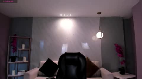 Kaia Ferreira online show from 11.05.25