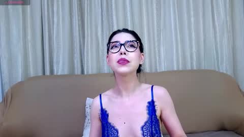 Kaila Lewis online show from 10.10.25