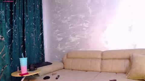 Kaila Lewis online show from 06.12.26