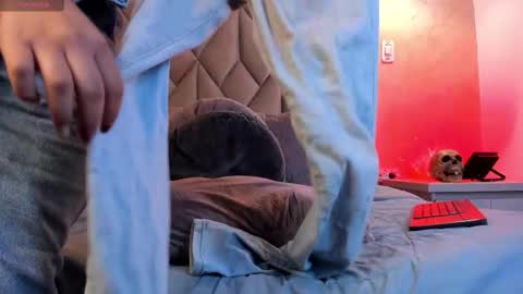 Snapshot of kailinmoon chatting on 11.18.25 Kailin online show from 11.18.25