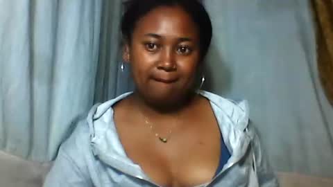 Snapshot of kaillah chatting on 11.17.25 kaillah online show from 11.17.25