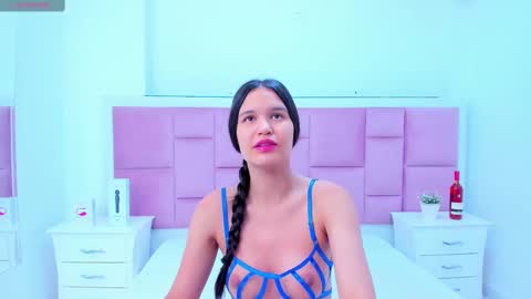 Snapshot of kaily_sweet1 chatting on 10.28.25 kelly online show from 10.28.25