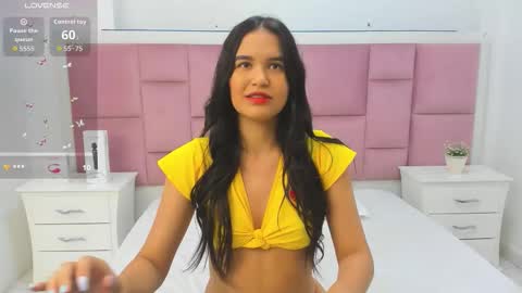 Snapshot of kaily_sweet1 chatting on 11.02.25 kelly online show from 11.02.25