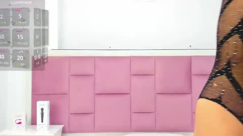 Snapshot of kaily_sweet1 chatting on 11.10.25 kelly online show from 11.10.25