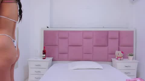 Snapshot of kaily_sweet1 chatting on 11.21.25 kelly online show from 11.21.25