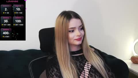 Snapshot of kailyn_moen01 chatting on 12.15.24 Kailyn online show from 12.15.24