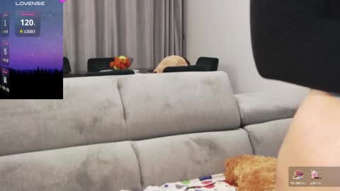 Snapshot of kailyn_moen01 chatting on 01.10.25 Kailyn online show from 01.10.25