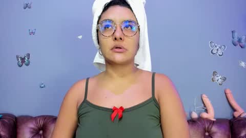 kaira_mosse_ online show from 11.21.25