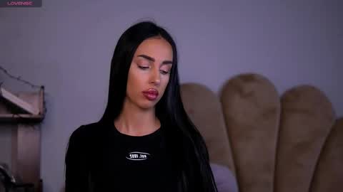 Snapshot of kairaandrews chatting on 02.11.25 Kaira online show from 02.11.25