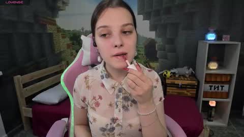 Snapshot of kaisajenner chatting on 10.21.25 Kaisa online show from 10.21.25