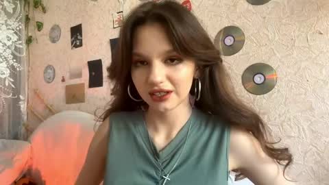 Snapshot of kaitlinmorphis chatting on 05.24.26 Roniy online show from 05.24.26