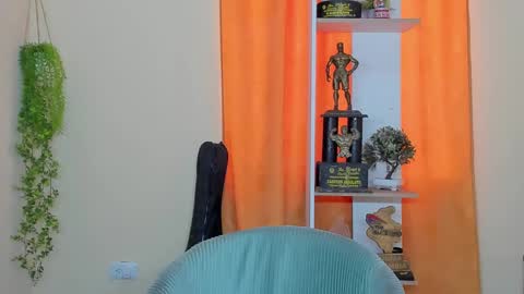 kale thomson online show from 12.05.24