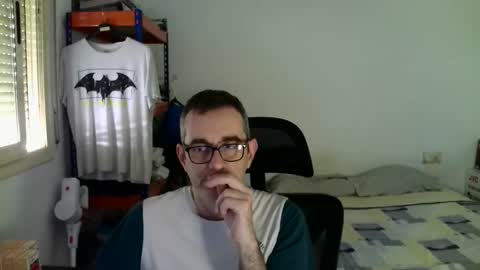 Snapshot of kalem48 chatting on 04.08.26 MusicMen49 online show from 04.08.26