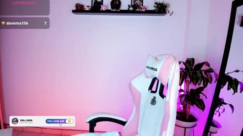 Kali Ka Please help me with your thumbs up its important   dont forget my birthday on October 26 online show from 11.15.25