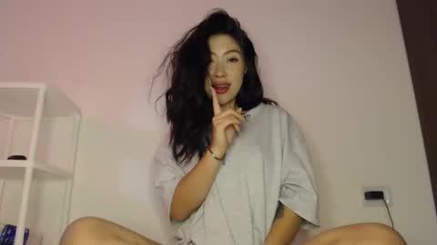 Snapshot of kalindi_ chatting on 01.17.25 ONLY FANS  cami0777 FANSLY Camilabcruz777    instagram  online show from 01.17.25