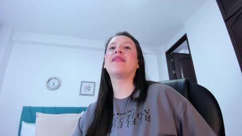 Kamilalopez online show from 06.10.26