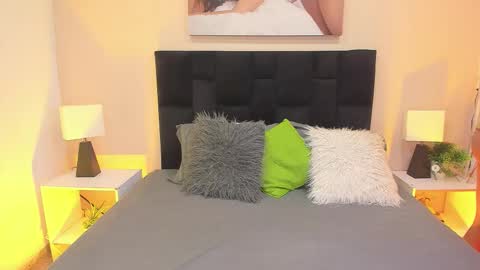 Snapshot of kamell_x26 chatting on 11.06.25 Kamell online show from 11.06.25