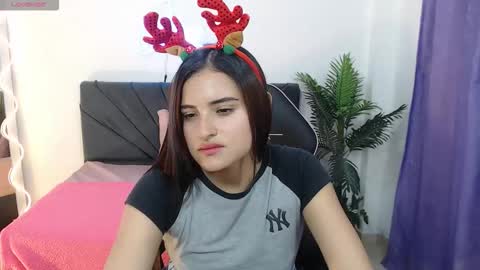 Snapshot of kameron_tay chatting on 12.04.25 KAMERON online show from 12.04.25