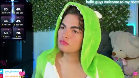 Snapshot of kami_22 chatting on 02.13.25 camilo  independent model online show from 02.13.25