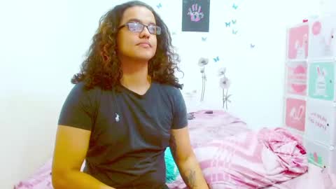 Snapshot of kami_chigiri chatting on 02.28.25 Dante and Carolina independient model online show from 02.28.25