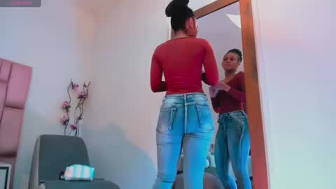 Snapshot of kamila_arias chatting on 06.24.26 online show from 06.24.26