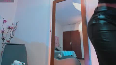 Snapshot of kamila_arias chatting on 06.27.26 online show from 06.27.26