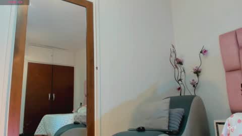 Snapshot of kamila_arias chatting on 07.23.26 online show from 07.23.26